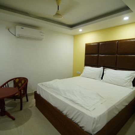 Siriki Resorts Srungavarapukota Bagian luar foto