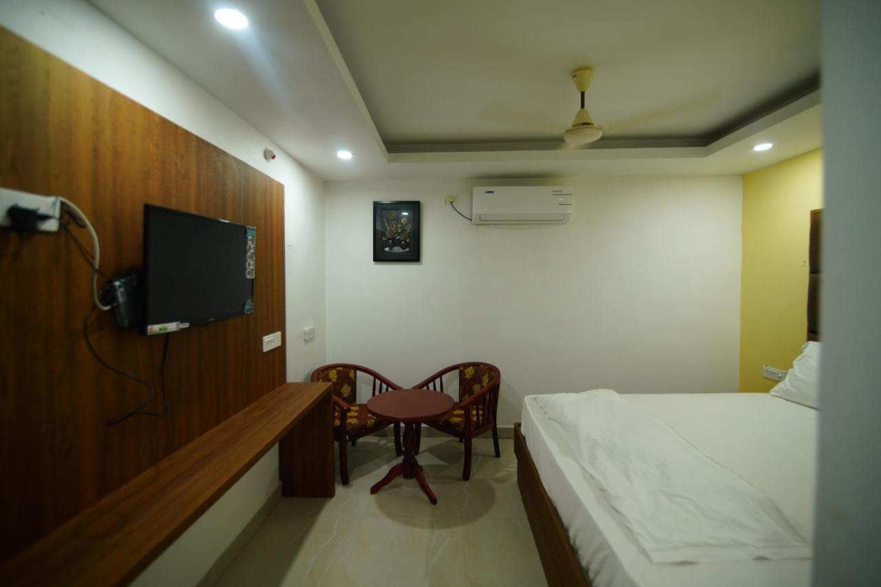 Siriki Resorts Srungavarapukota Bagian luar foto