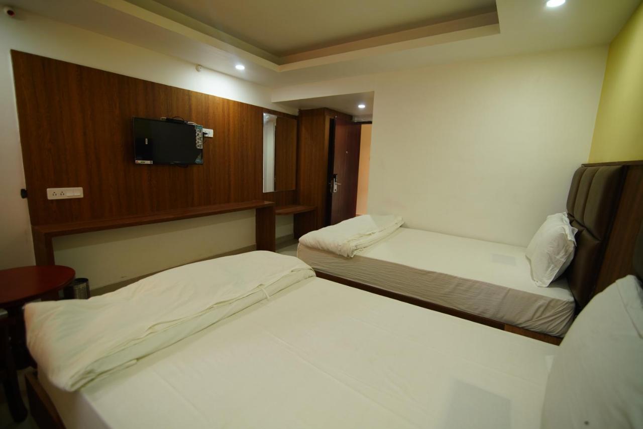 Siriki Resorts Srungavarapukota Bagian luar foto